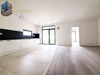 Priestranné novostavby 4-izbových rodinných domov v meste Ša - 3