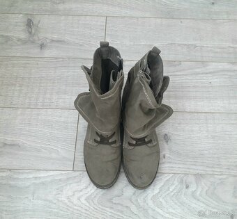 Šaty s rolákom + čižmičky - 3