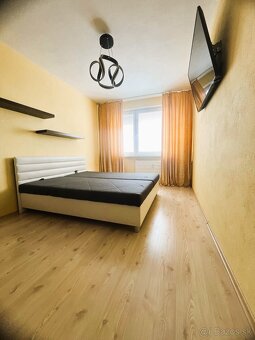 Krásny,slnečný,zariadený a veľký 3 izb.byt s loggiou, Levice - 3