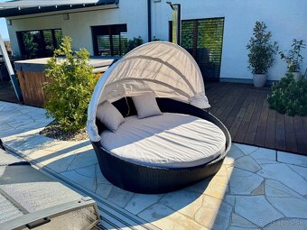 Predam velke stylove ratanove lezadlo/postel so strieskou - 3