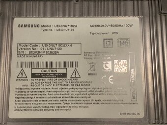 2x SAMSUNG 40" HDTV - 3
