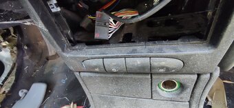Mondeo MK 2 kombi Palubovka, Stropnica, plasty - 3