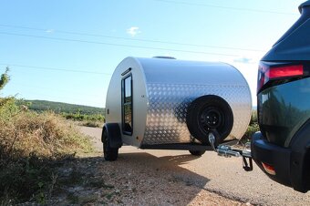 Mini obytny príves / karavan - teardrop trailer - 3