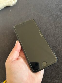 iPhone 8 64GB - 3
