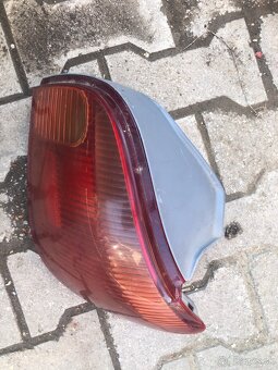 TOYOTA YARIS I (1999-2005) - SVETLO ZADNÉ PRÁVE - 3