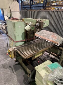 Nástrojářská frézka TOS FN 40 - 3