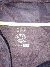 Detská mikina 12–13r., s kapucňou, zachovalá
- 3