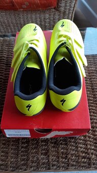 Tretry Specialized veľ. 8/42. - 3