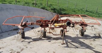 Obracač-prevracač Kuhn - 3