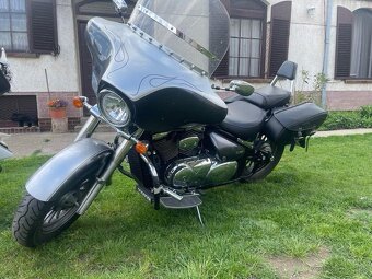 Suzuki Intruder - 3