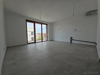 NA PRENÁJOM 3 IZBOVÝ BYT S PARKOVANÍM BRATISLAVA - 3