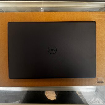 Dell Vostro 3520 - nový, krabica - 3