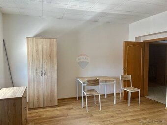 REMAX ponúka dlhodobé ubytovanie a prenájom v 5 izb. apartmá - 3