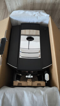 Predám automatický kávovar JURA S8 Moonlight Silver - 3