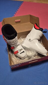 lyžiarky Junior ROSSIGNOL HERO č.26 - 26,5 cm - 3