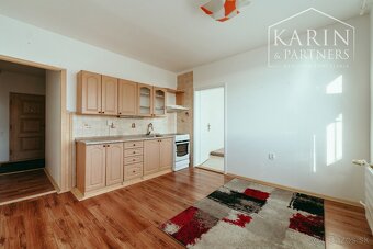 3i byt s dvoma balkónmi v blízkosti centra mesta Senica - 3