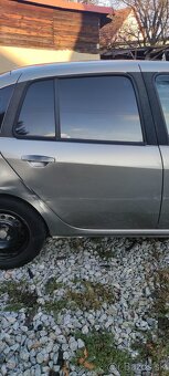 Zadné dvere spolujazdcove na Renault Thalia rok výroby 2009 - 3