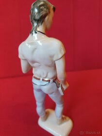 Mladík s walkmanom, Wallendorf, Dáma Royal dux - 3