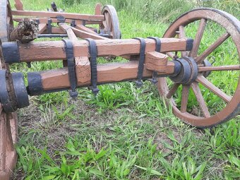 Starý DEKORATÍVNY VOZ pred dom ZNÍŽENÁ CENA - 3