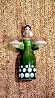 Keramická figúrka – dievča so svietnikmi (retro) - 3