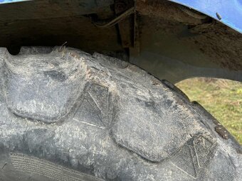 Predám traktor New Holland TL 100, 70kw, 2004 - 3