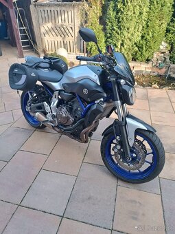 Yamaha MT07 - 3