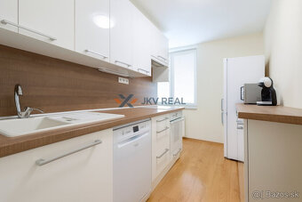 Exkluzívny Predaj: Štýlový 3-izbový Byt so Záhradkou a Balkó - 3