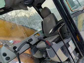 Pásový bagr JCB JS 210 L - 3