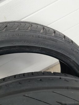 235/35 R19 Comforser - 3