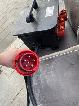 elektrický rozvádzač so zásuvkami - 3