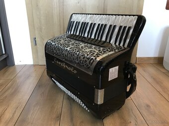 Predám akordeón Cavagnolo – 120 basov, TOP stav – 800 € - 3
