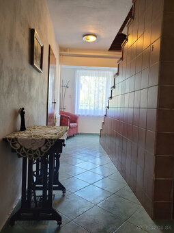 Dvojgeneračný rodinný dom s veľkou záhradou na predaj - 3