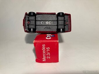 Corgi Mercedes Benz - 3