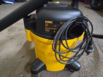 Vysavac Dewalt - 3