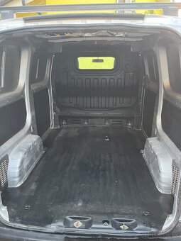 Dodávka Nissan NV200 - 3