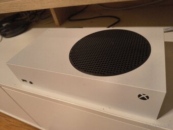XBOX Series S 512 GB + 2 ovládače - 3