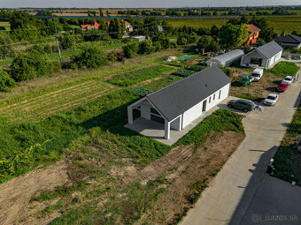 Na predaj moderný 4-izbový rodinný dom v Šoporni - 3