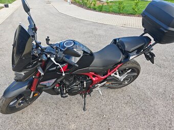 Predam Hondu CB750 Hornet 2023 - 3700Km - 3