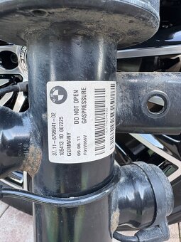 Predám predne tlmiče na Bmw530 GT - 3