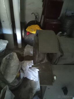 Dvojkotucova brúska - 3