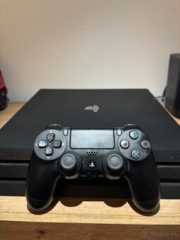 Playstation 4 Pro 1TB + joystick - 3