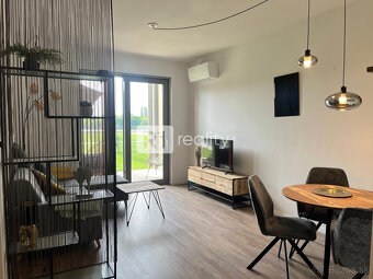 Na prenájom 2 izbový byt 45 m2 + terasa 15 m2 + 30 m2 predzá - 3