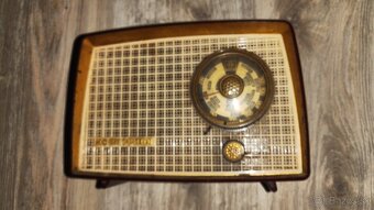 Predám bakelitové starožitné rádio Hornyphon W147U - 3