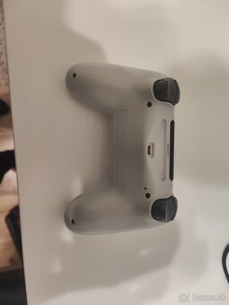 PS4 ovladač - 3