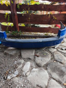 Predám zadný nárazník +ľavé zadné svetlo. - 3