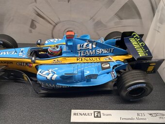 VÝMĚNA / PRODEJ F1 RENAULT R25 2005 ALONSO HOTWHEELS 1:18 - 3