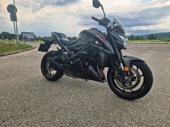 Suzuki GSX-S1000 - 3
