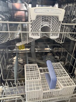 Predám umývačku riadu Whirlpool - 3