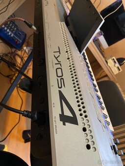 Yamaha tyros 4 - 3