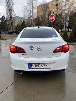Opel astra NOTCHBACK TURBO 1.4, 103 kw. 2013 - 3